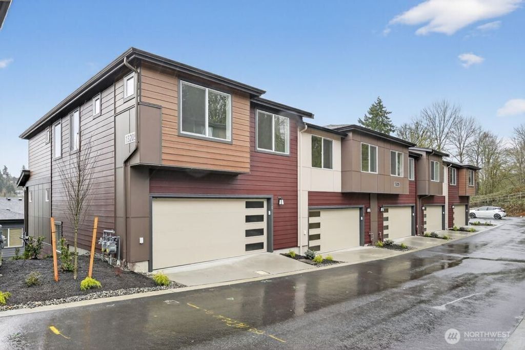 Photo of 13205 NE 127th Way #E, Kirkland, WA 98034 (MLS # 2477599)