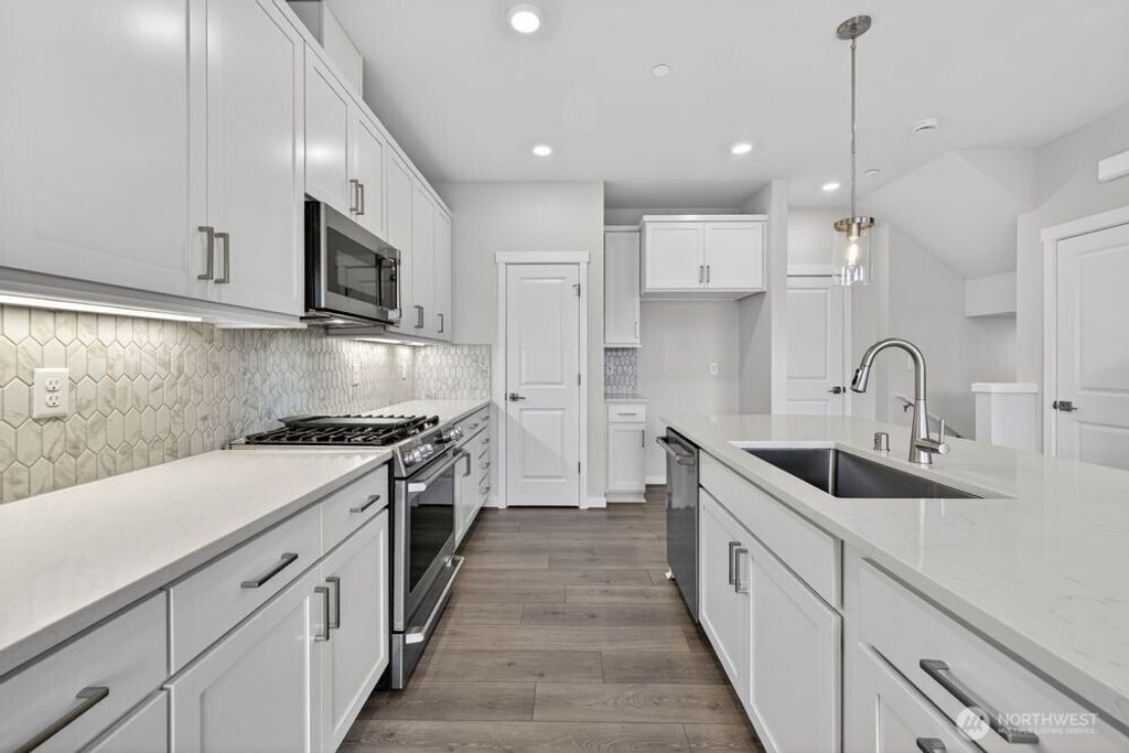 Photo of 13205 NE 127th Way #E, Kirkland, WA 98034 (MLS # 2477599)