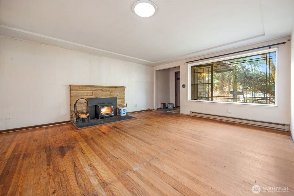 Photo of 11532 19th Avenue NE, Seattle, WA 98125 (MLS # 2460054)