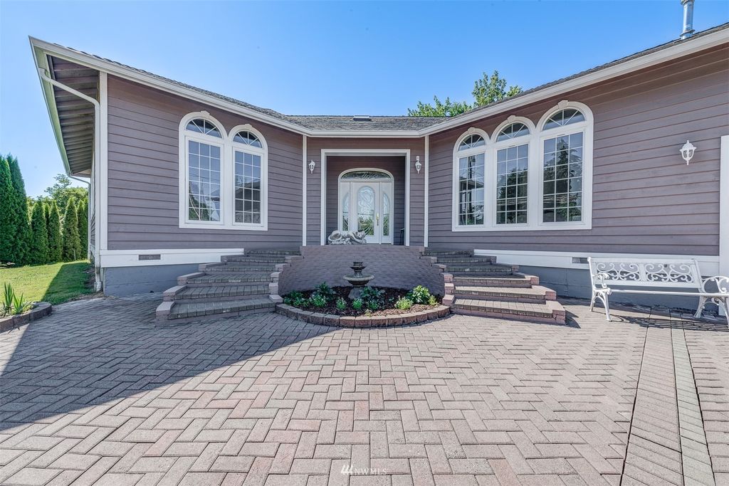 Photo of 7014 73rd Street NE, Marysville, WA 98270 (MLS # 1967656)