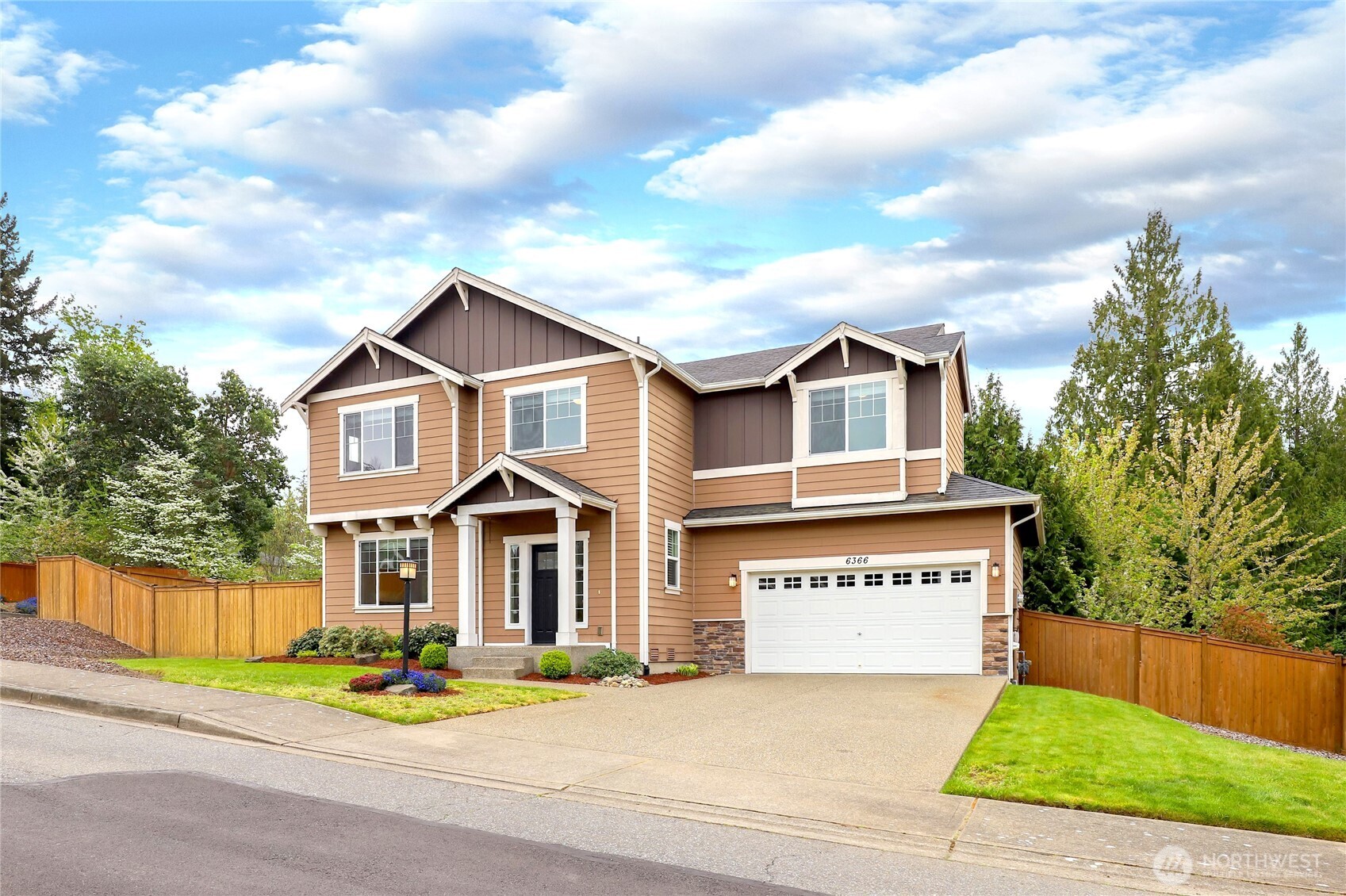 6366 Juanita Circle NE