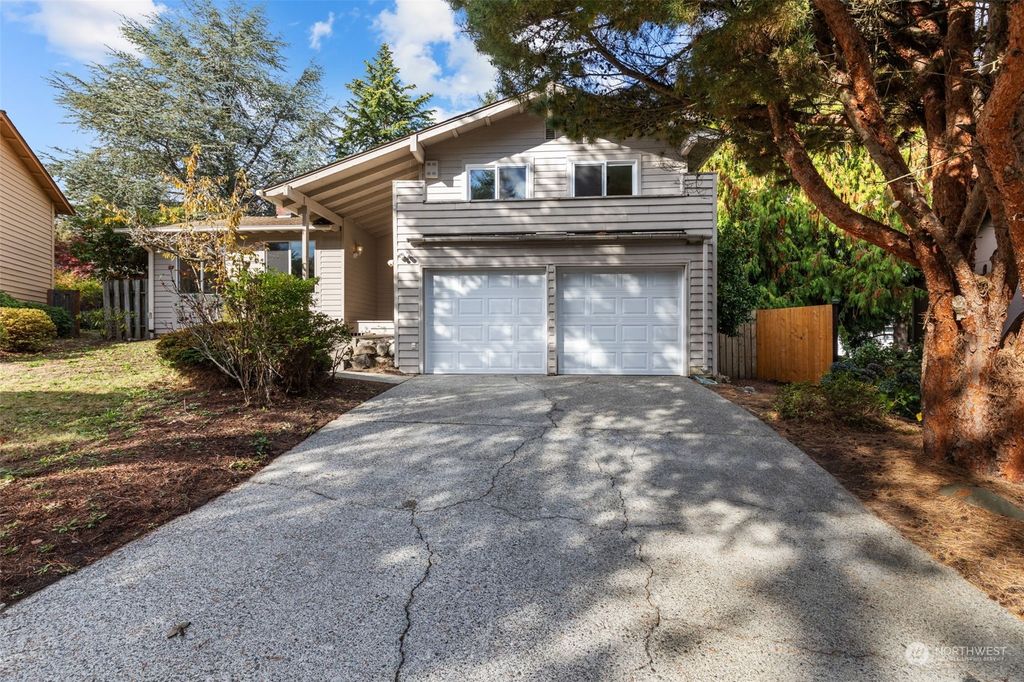 Photo of 13058 SE 161st Street, Renton, WA 98058 (MLS # 2302496)