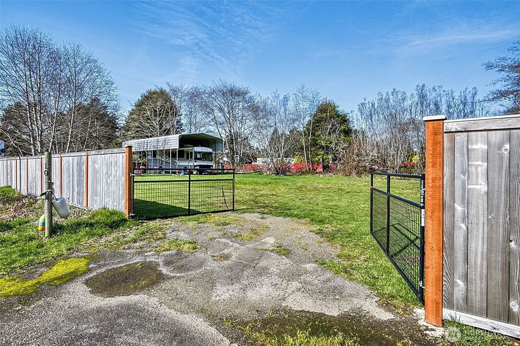 Photo of 10 Fifth Avenue, Ocean Shores, WA 98569 (MLS # 2494483)