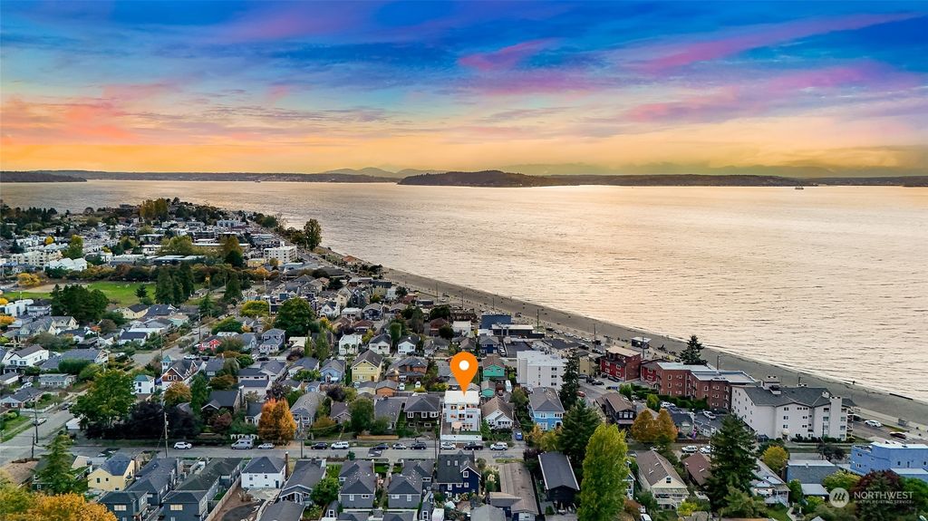 Photo of 2539 56th Avenue SW, Seattle, WA 98116 (MLS # 2287356)