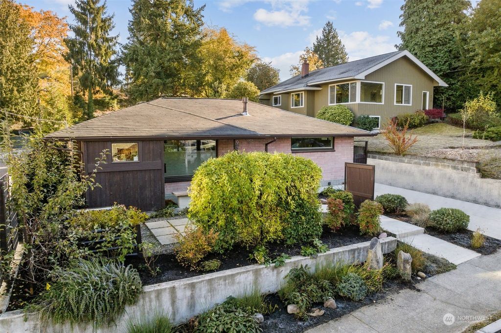 Photo of 9316 57th Avenue S, Seattle, WA 98118 (MLS # 2017934)