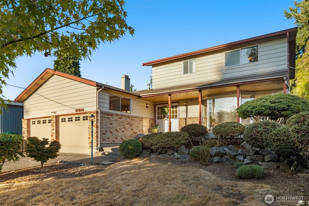 Photo of 11516 Bartlett Avenue NE, Seattle, WA 98125 (MLS # 2435827)
