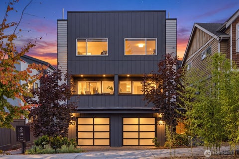 Photo of 3843 Woodlawn Avenue N, Seattle, WA 98103 (MLS # 2592242)