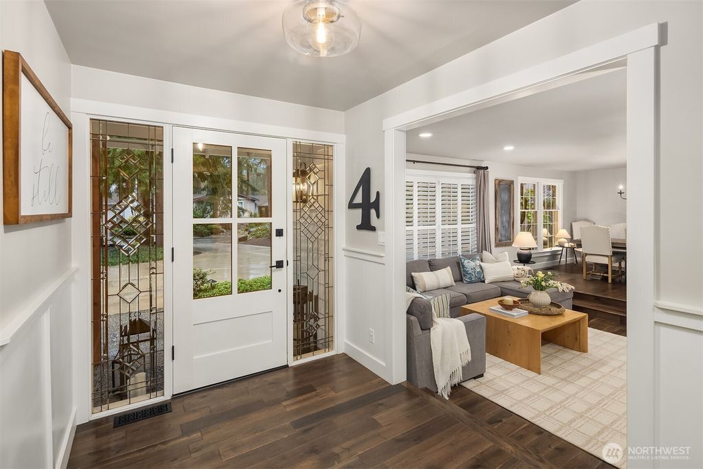 Photo of 2011 213th Avenue NE, Sammamish, WA 98074 (MLS # 2346302)