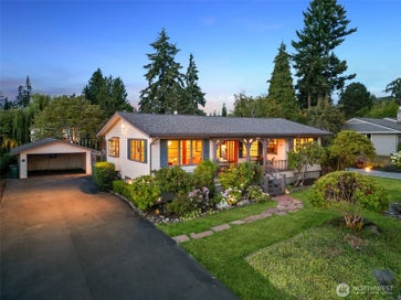 916 18th Avenue W Kirkland WA 98033