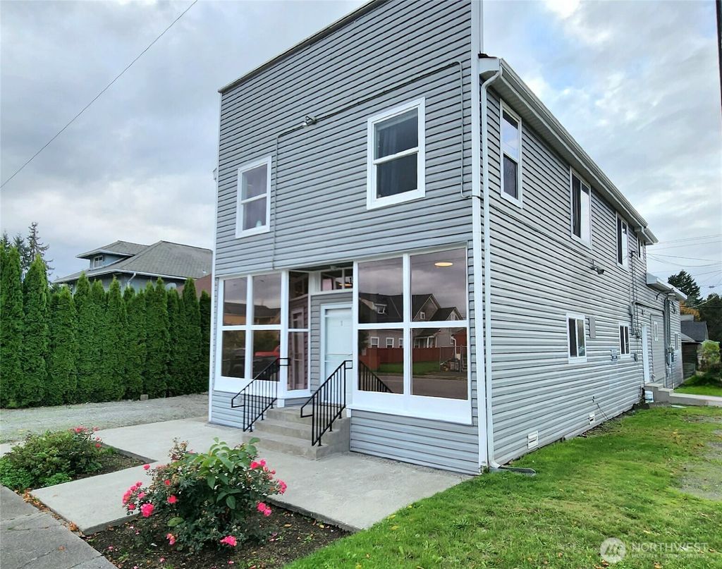 Photo of 1502 Walnut Street #A, Everett, WA 98201 (MLS # 2456809)