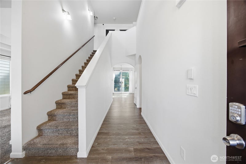 20201 20th Avenue E