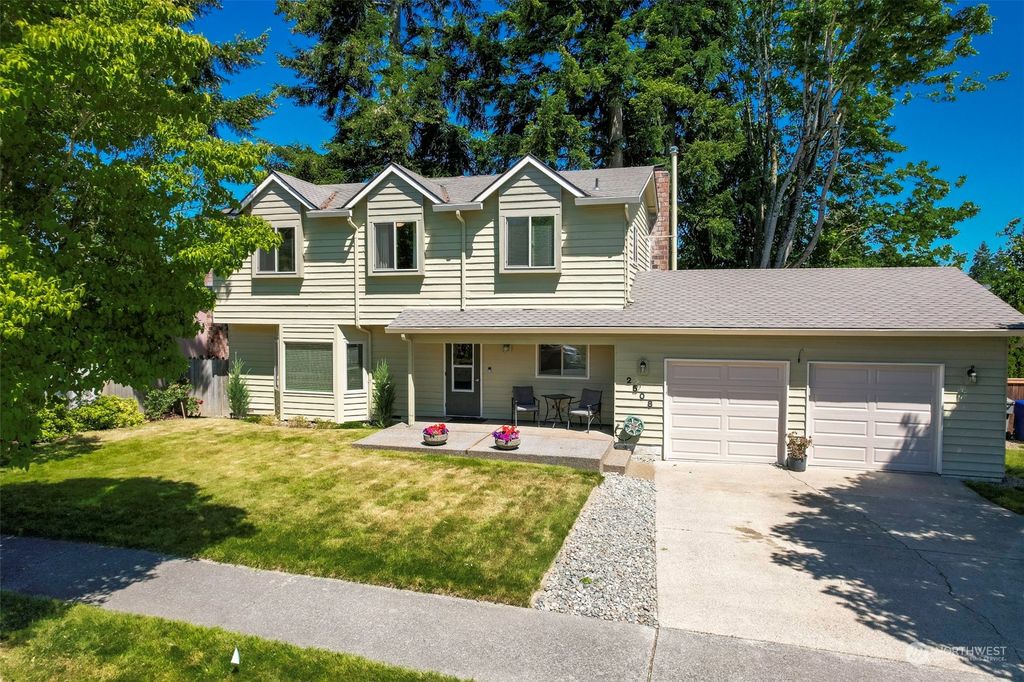 Photo of 2508 NE 23rd Place, Renton, WA 98056 (MLS # 2077241)