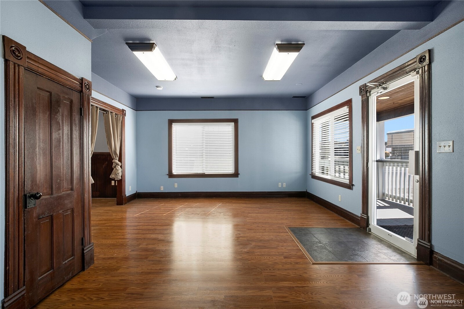 623 W Market Street