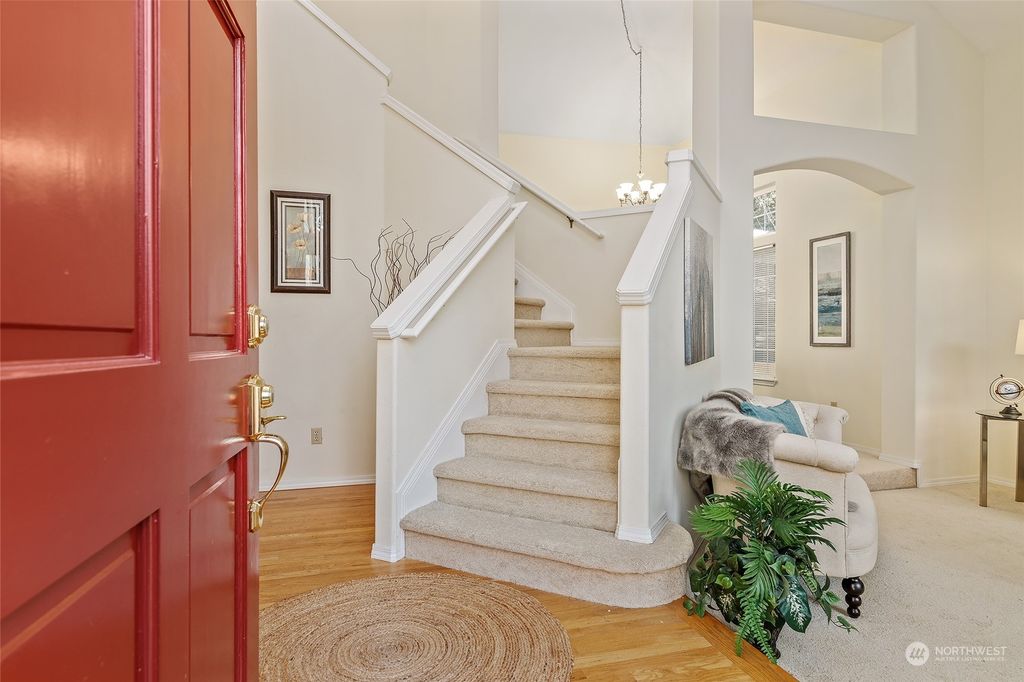 Photo of 24444 SE 47th Court, Sammamish, WA 98029 (MLS # 2197060)