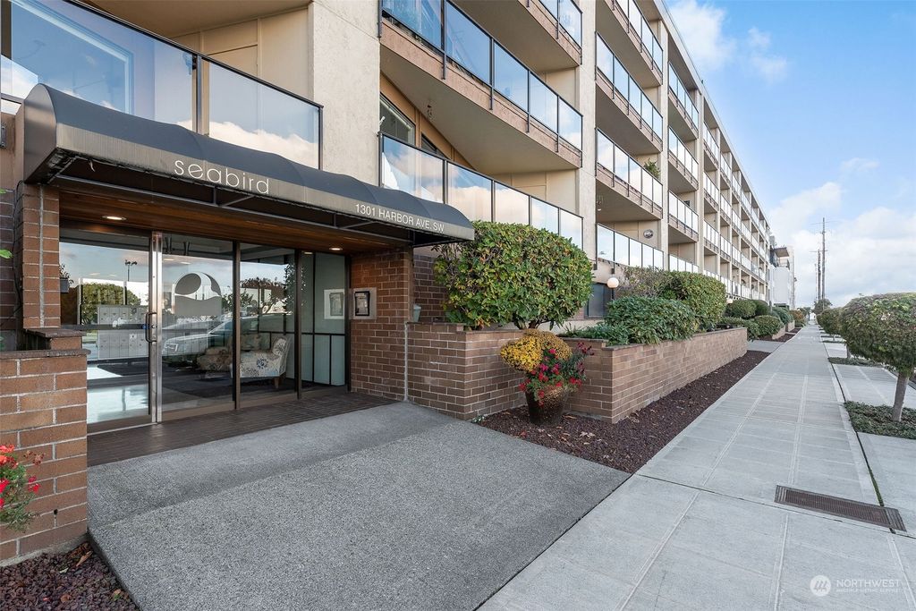 Photo of 1301 Harbor Avenue SW #213, Seattle, WA 98116 (MLS # 2015866)