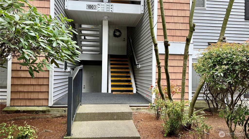 Photo of 1003 156th Avenue NE #A102, Bellevue, WA 98007 (MLS # 2506242)