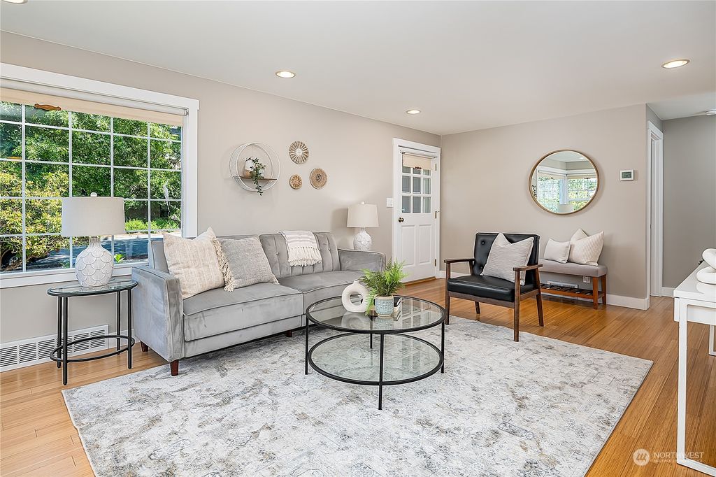 Photo of 5427 48th Avenue SW, Seattle, WA 98136 (MLS # 2263213)