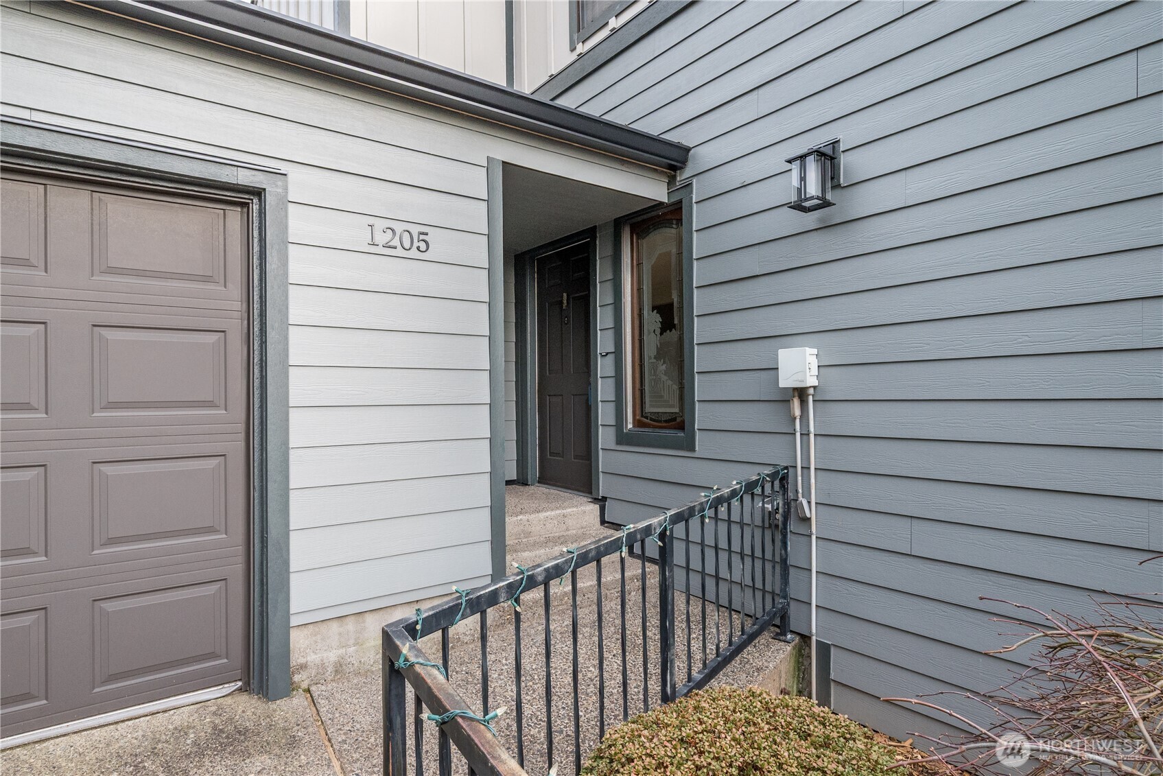 1205 Holly Street