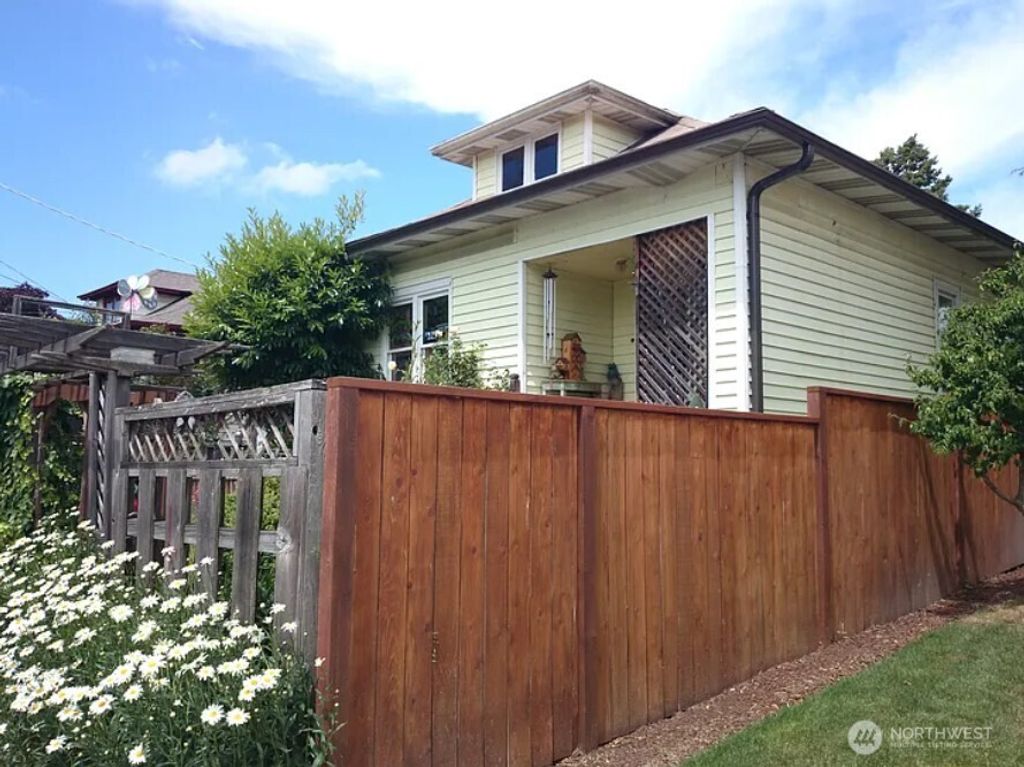 Photo of 1116 NW 59th Street, Seattle, WA 98117 (MLS # 2466411)