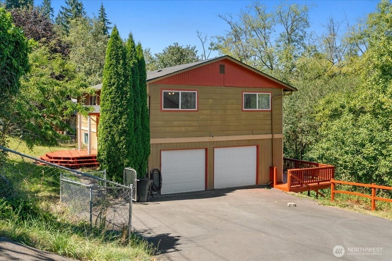 102 Green Hill Drive
