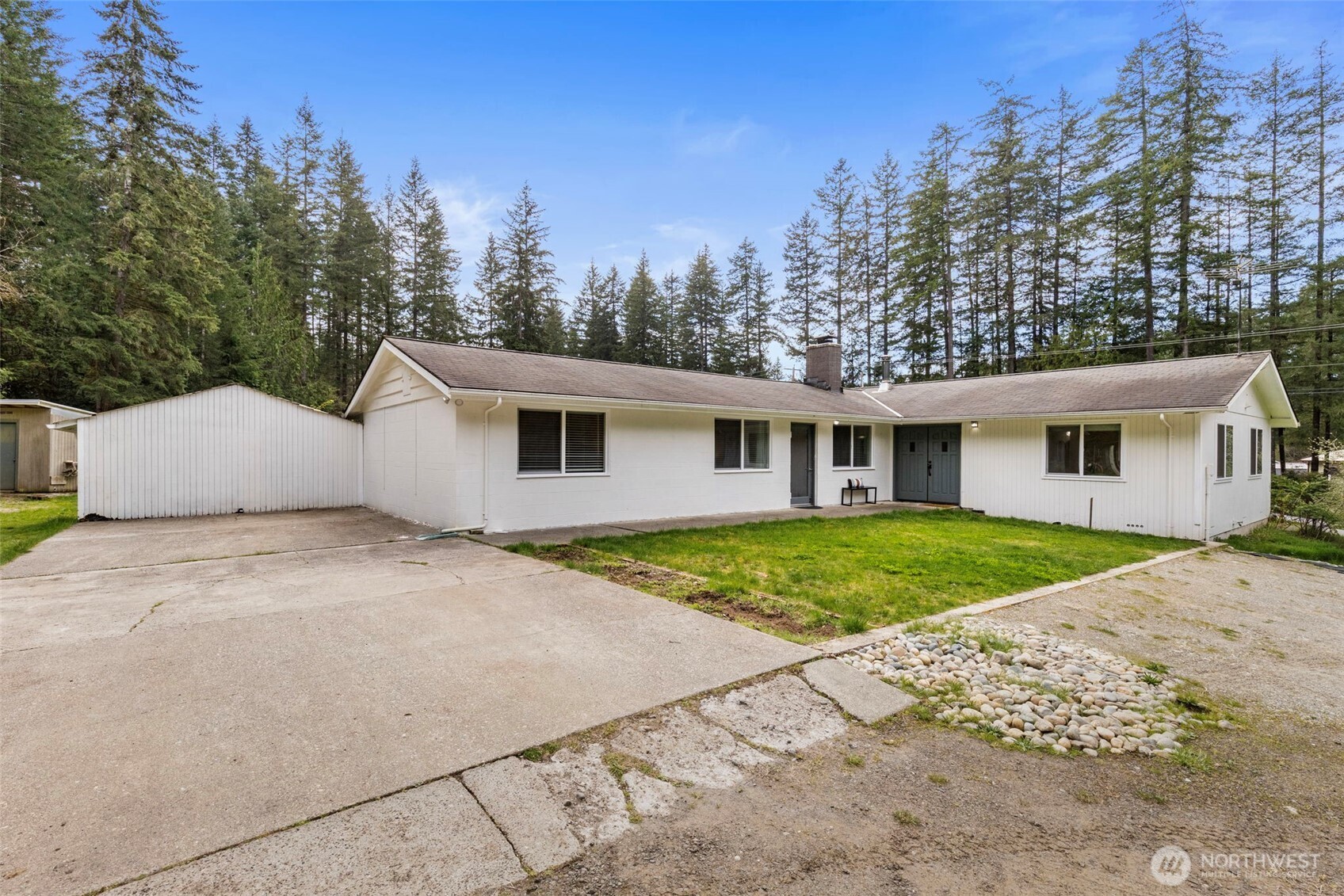 8377 Glenwood Road SW