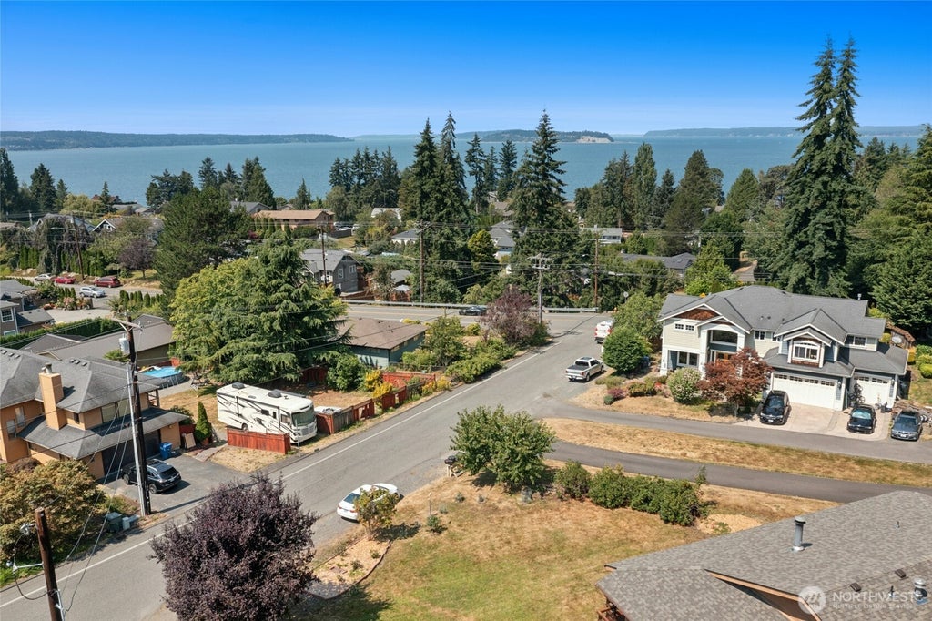 Photo of 4917 Ocean Avenue, Everett, WA 98203 (MLS # 2543144)