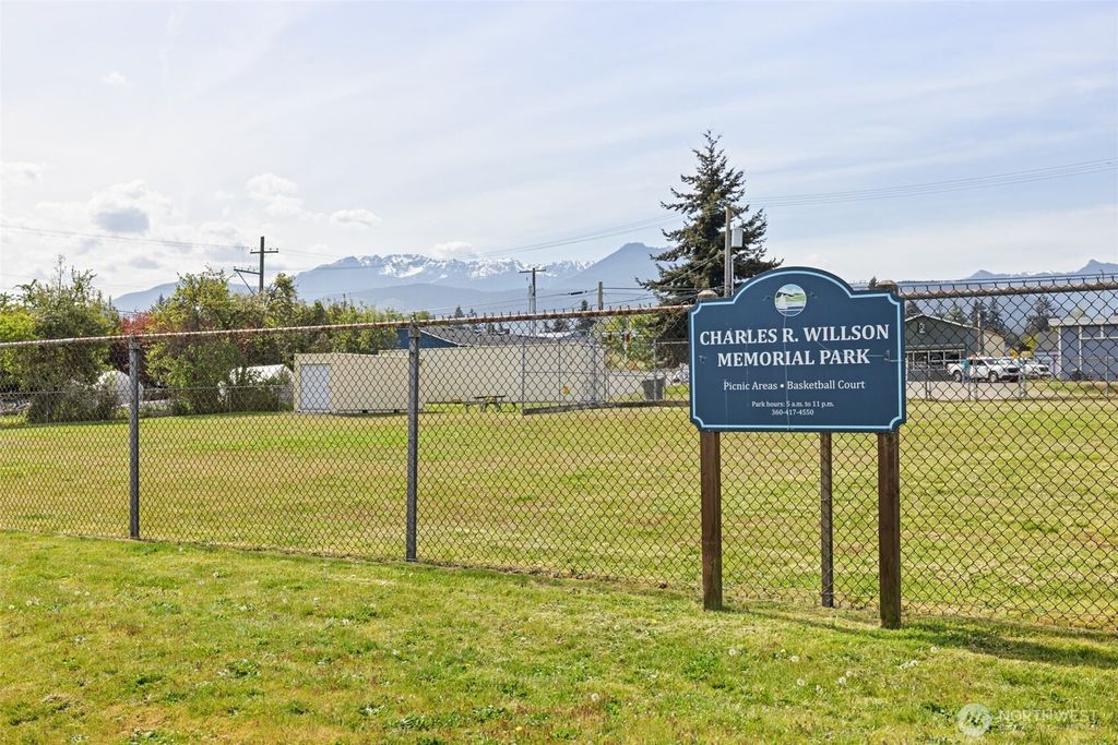 Photo of 509 W 7th Street, Port Angeles, WA 98363 (MLS # 2517768)