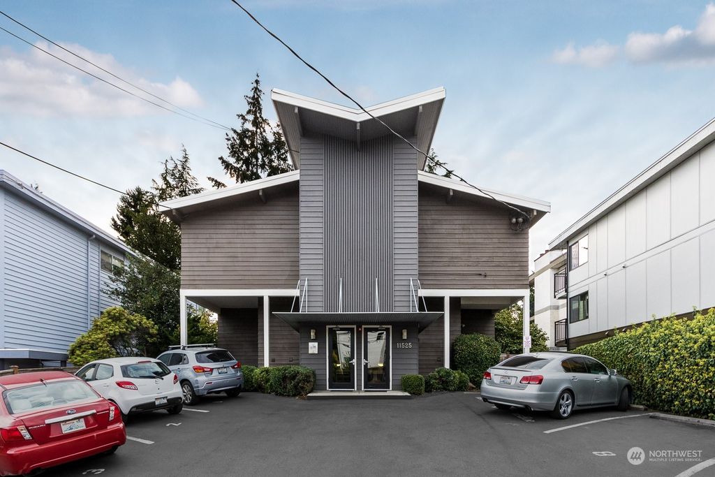 Photo of 11525 Greenwood Avenue N #102, Seattle, WA 98133 (MLS # 1992288)