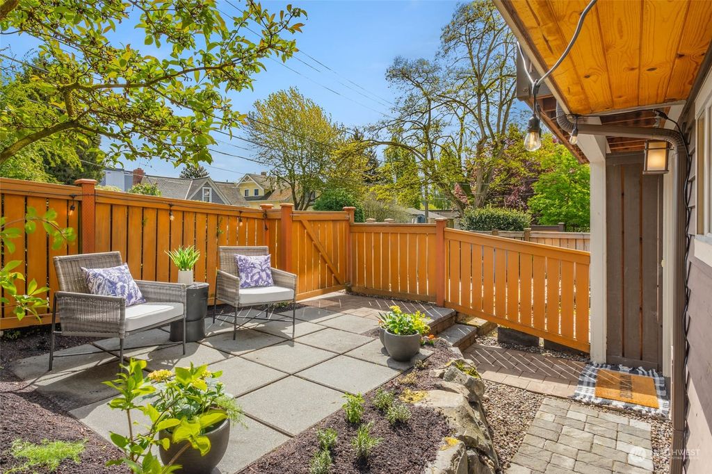 Photo of 3653 Greenwood Avenue N, Seattle, WA 98103 (MLS # 2229917)