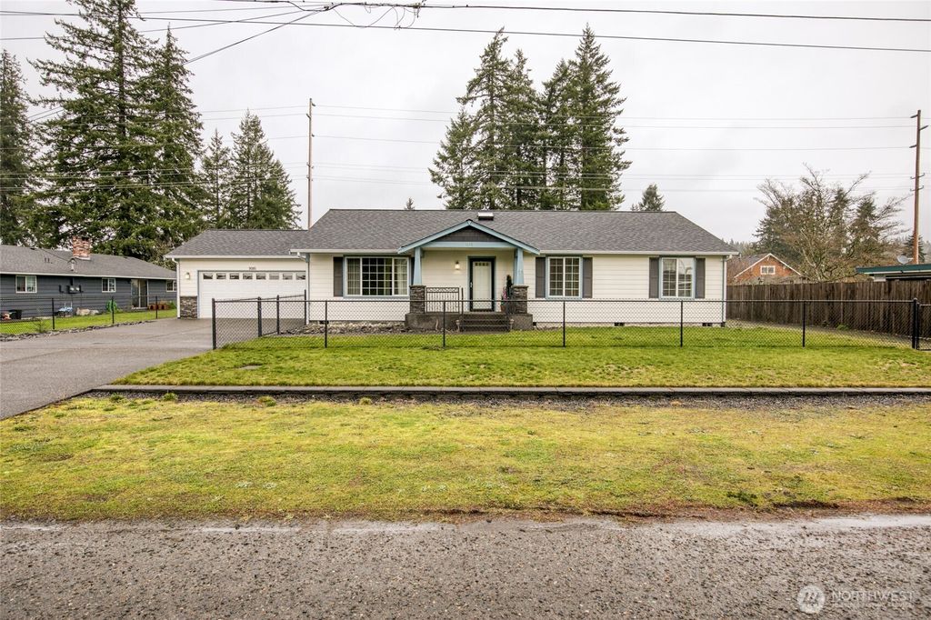 Photo of 1616 W Anderson Street, Elma, WA 98541 (MLS # 2468577)