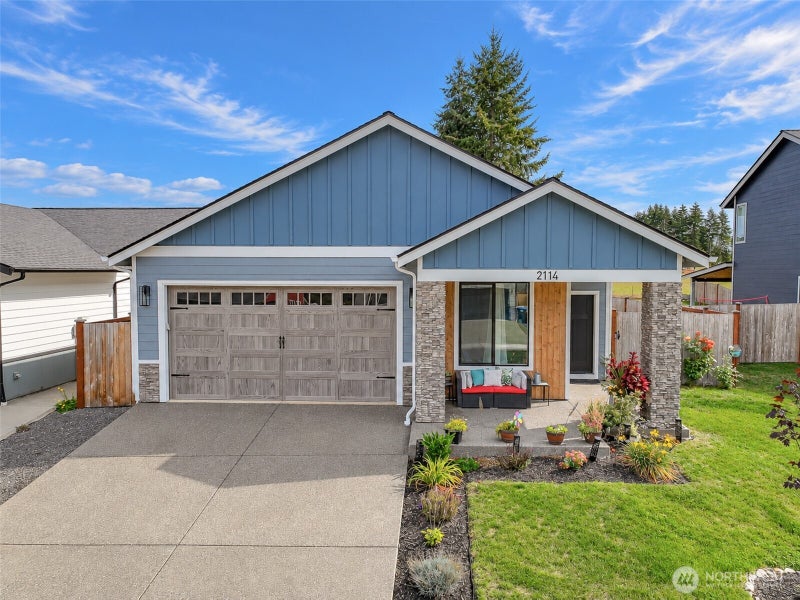 2114 Hawks View Lane