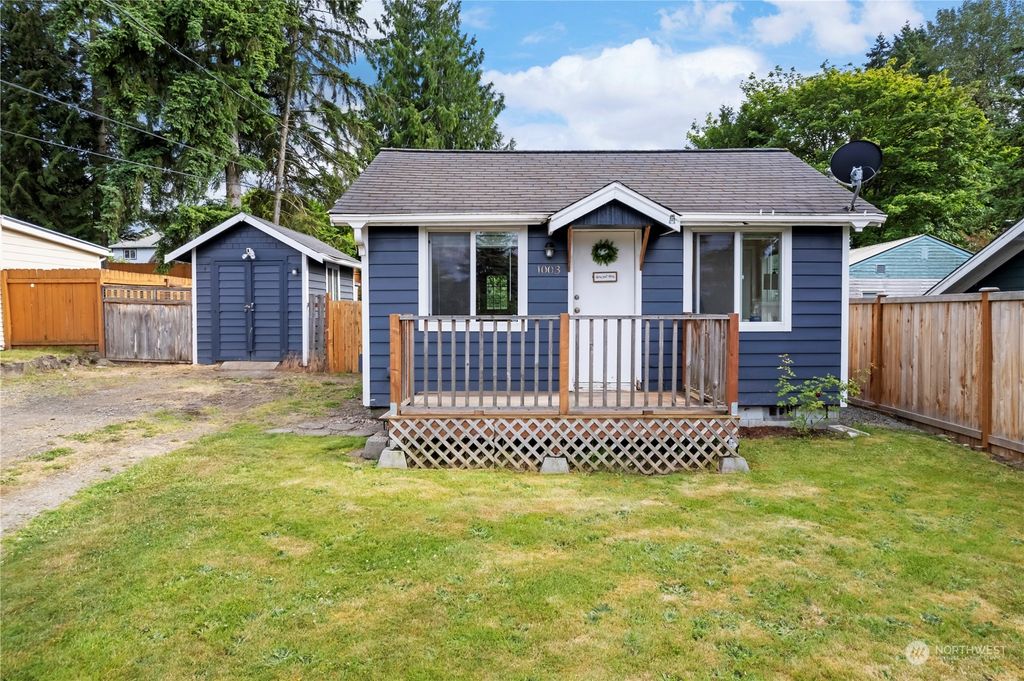 Photo of 1003 Maine Street, Milton, WA 98354 (MLS # 2127544)