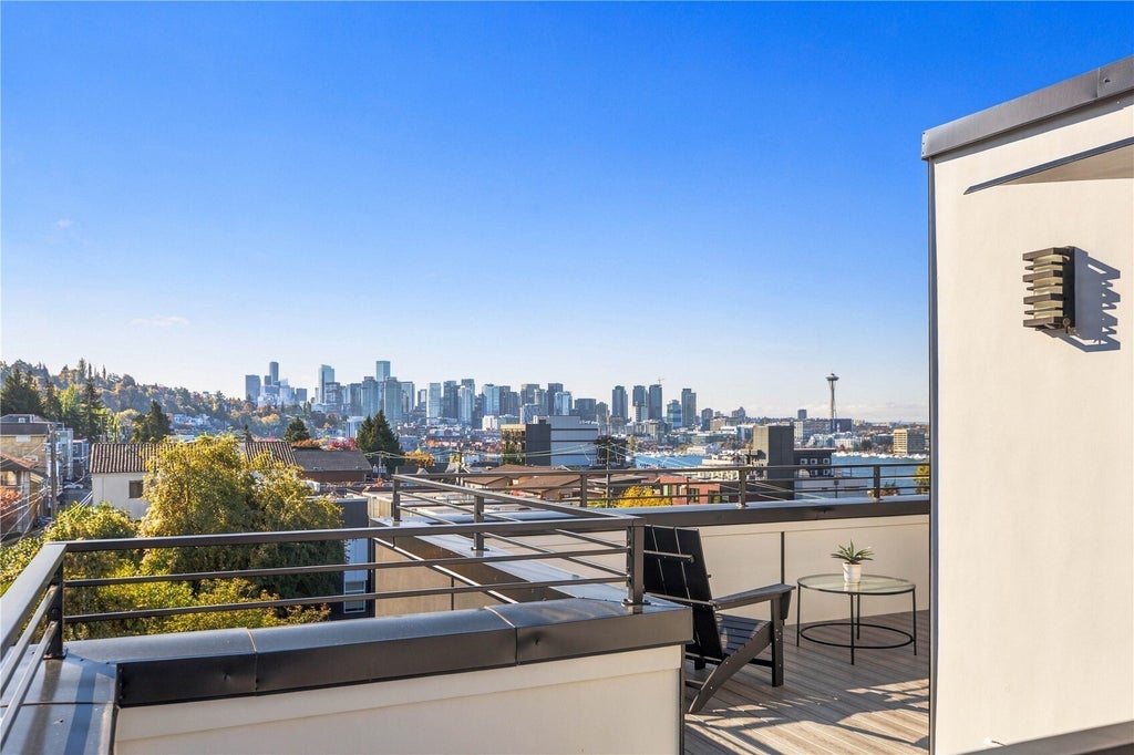 Photo of 2328 Franklin Avenue E #H, Seattle, WA 98102 (MLS # 2596854)