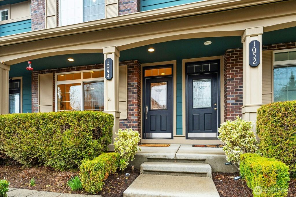 Photo of 1044 NE Ingram Street, Issaquah, WA 98029 (MLS # 2351711)