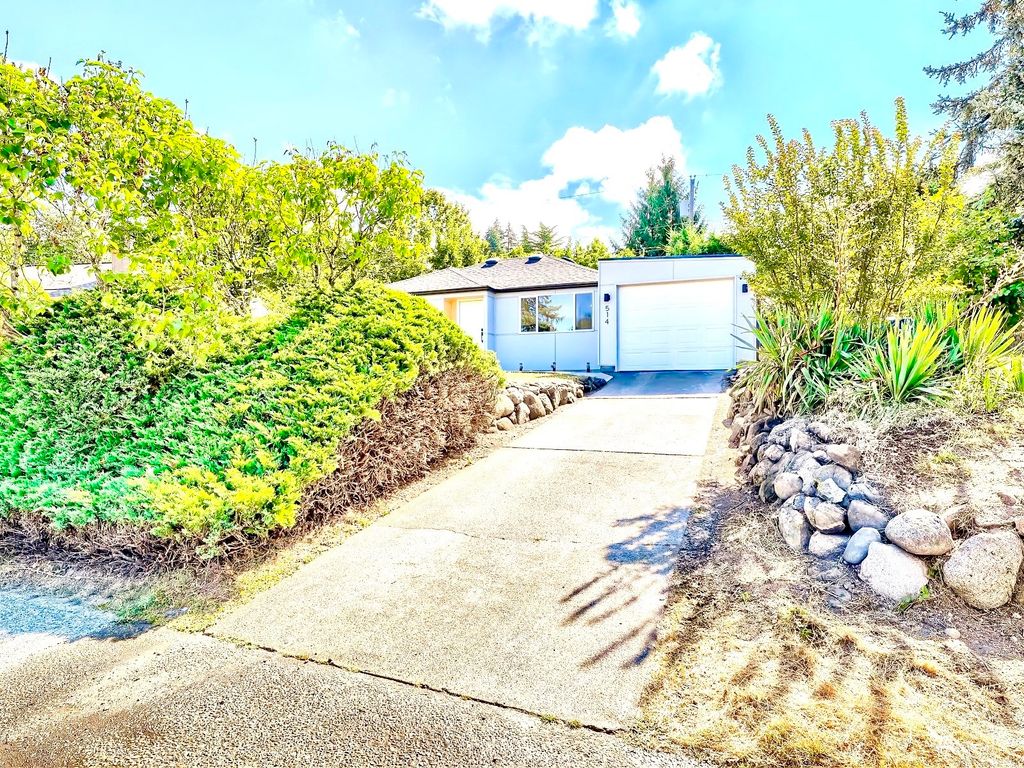 Photo of 514 Grandey Way NE, Renton, WA 98056 (MLS # 1982505)