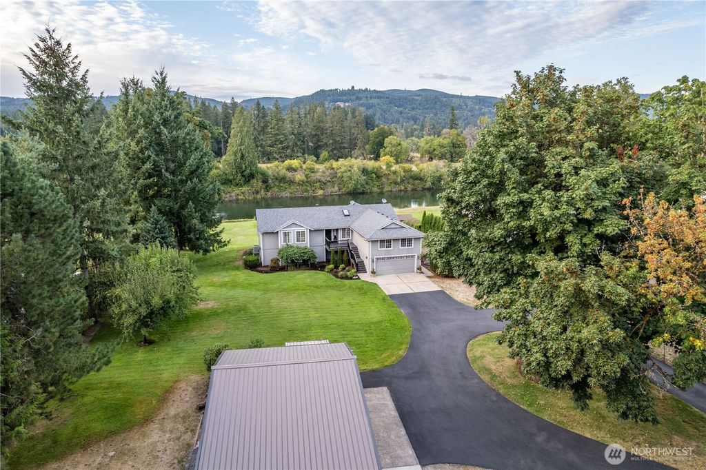 Photo of 3004 Blue Heron Drive, Woodland, WA 98674 (MLS # 2526480)