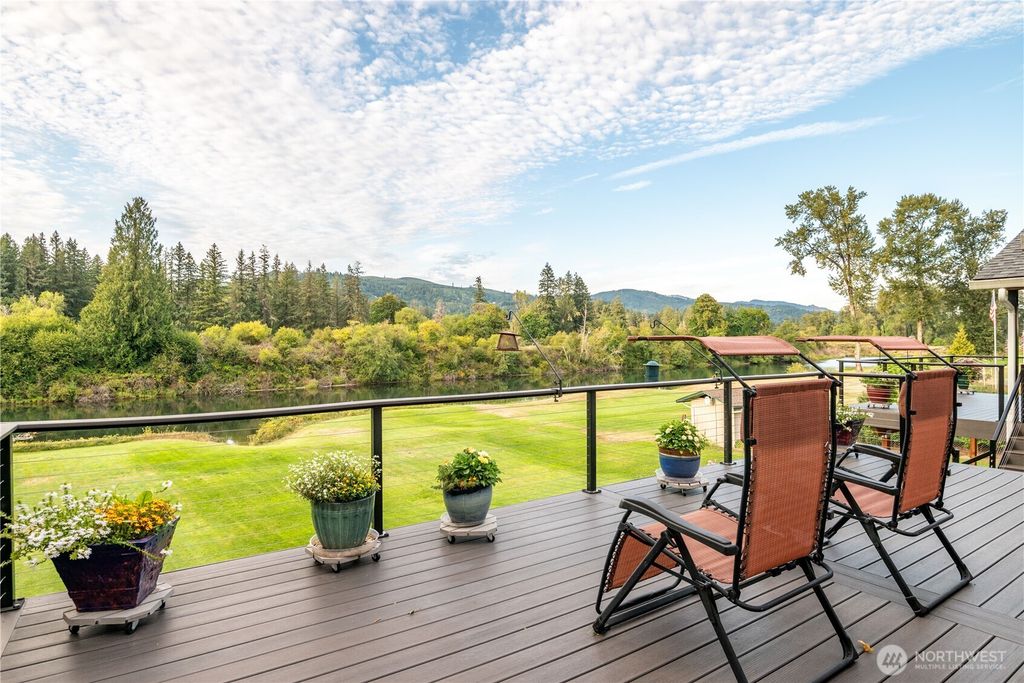 Photo of 3004 Blue Heron Drive, Woodland, WA 98674 (MLS # 2526480)