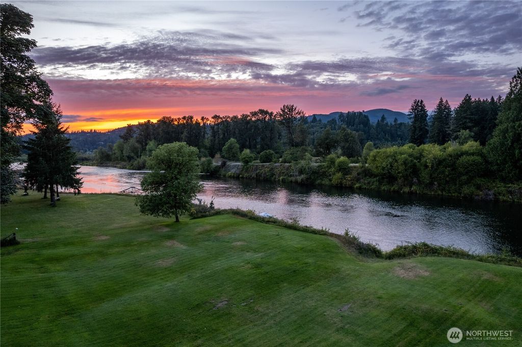 Photo of 3004 Blue Heron Drive, Woodland, WA 98674 (MLS # 2526480)