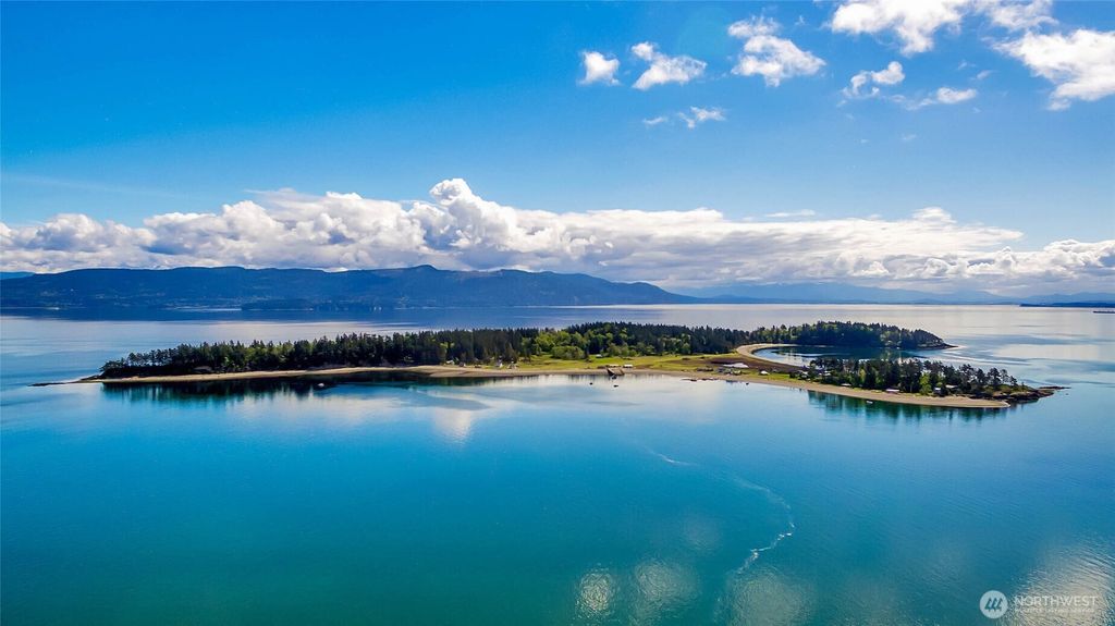 Photo of 89 Eliza Island, Bellingham, WA 98226 (MLS # 2502486)