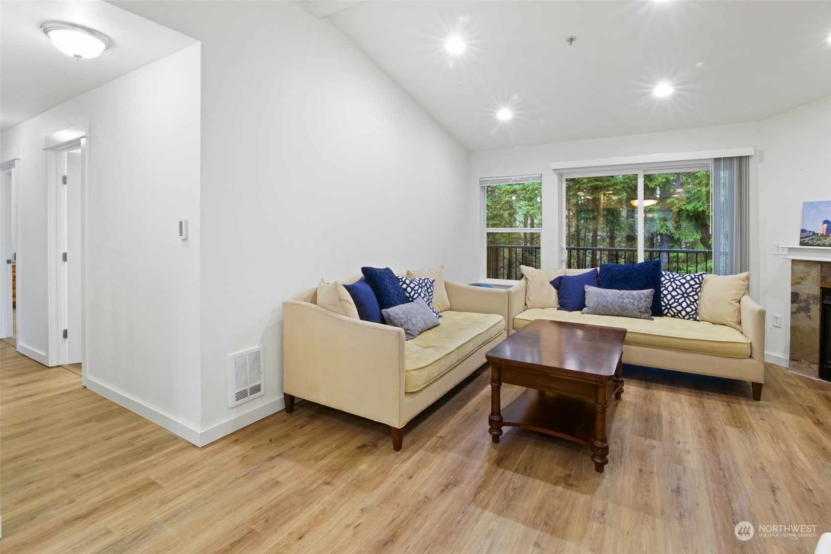 25025 SE Klahanie Boulevard C303
