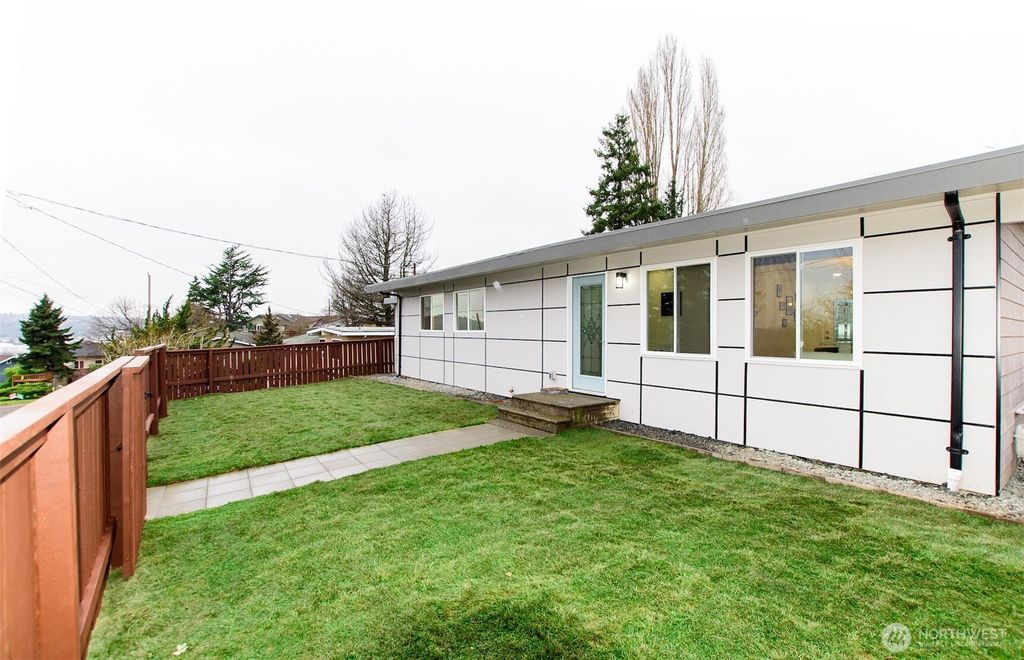 Photo of 2928 S Webster Street, Seattle, WA 98108 (MLS # 2528066)