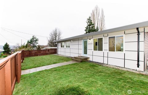 Photo of 2928 S Webster Street, Seattle, WA 98108 (MLS # 2528066)