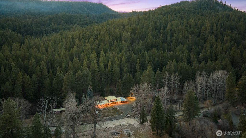 Photo of 330 Swauk Creek Lane, Cle Elum, WA 98922 (MLS # 2496611)