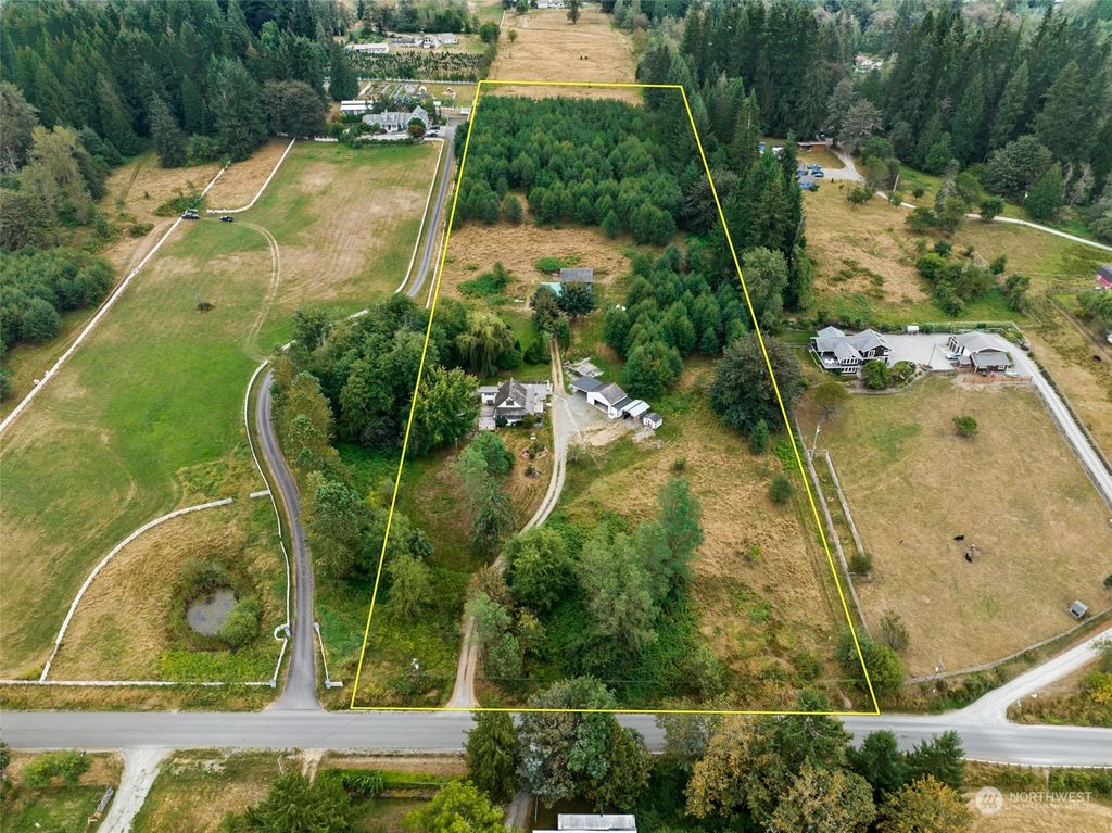 Photo of 26825 SE 208th Street, Maple Valley, WA 98038 (MLS # 1996839)