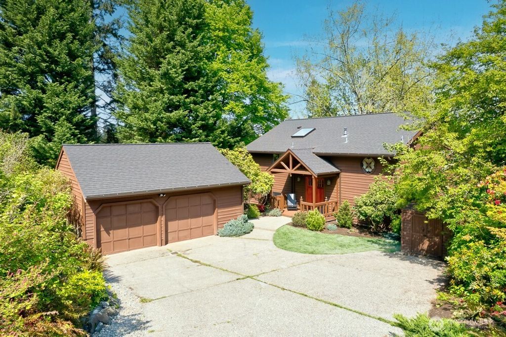 Photo of 16522 NE 44th Way, Redmond, WA 98052 (MLS # 2366908)