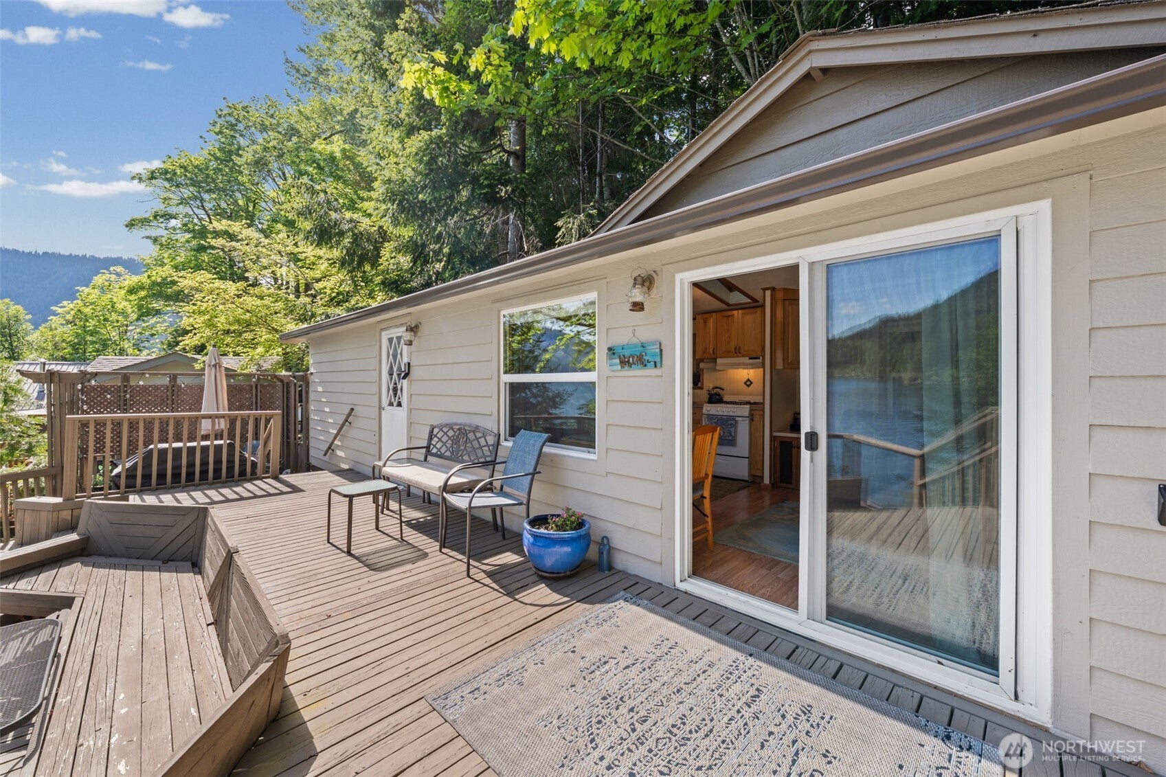 90 Lakeshore Place