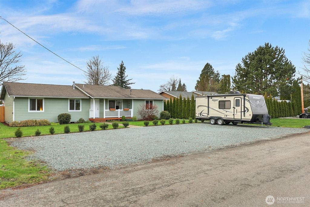 Photo of 402 Haines Street, Sedro Woolley, WA 98284 (MLS # 2467914)