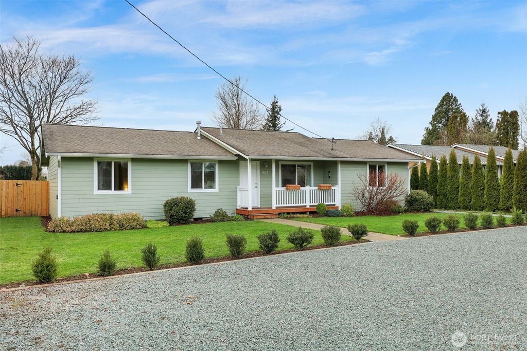 Photo of 402 Haines Street, Sedro Woolley, WA 98284 (MLS # 2467914)