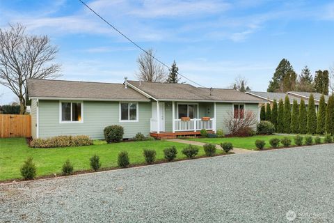 Photo of 402 Haines Street, Sedro Woolley, WA 98284 (MLS # 2467914)