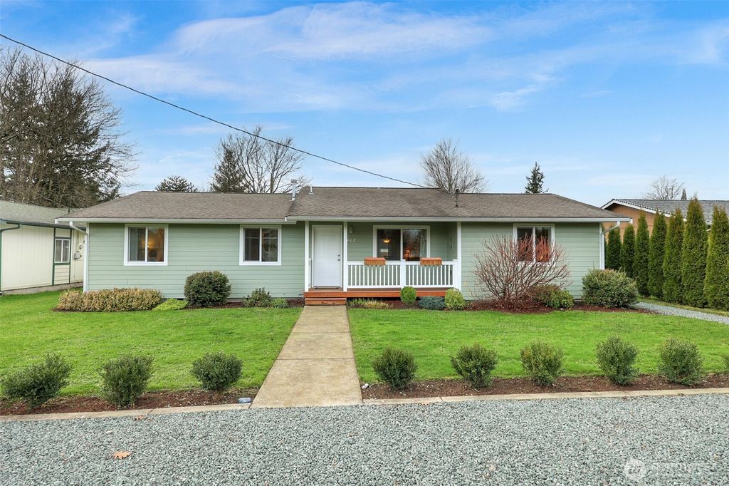 Photo of 402 Haines Street, Sedro Woolley, WA 98284 (MLS # 2467914)